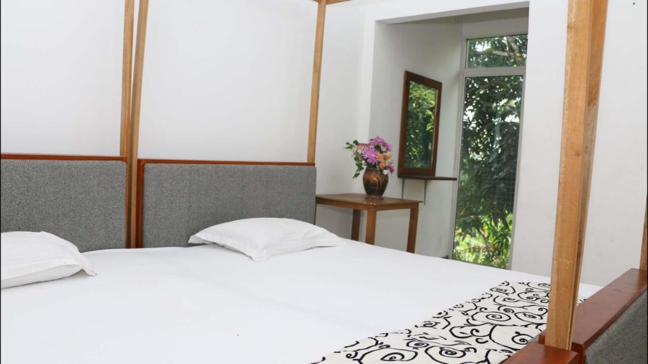 Suisse Villa Kandy Exterior foto